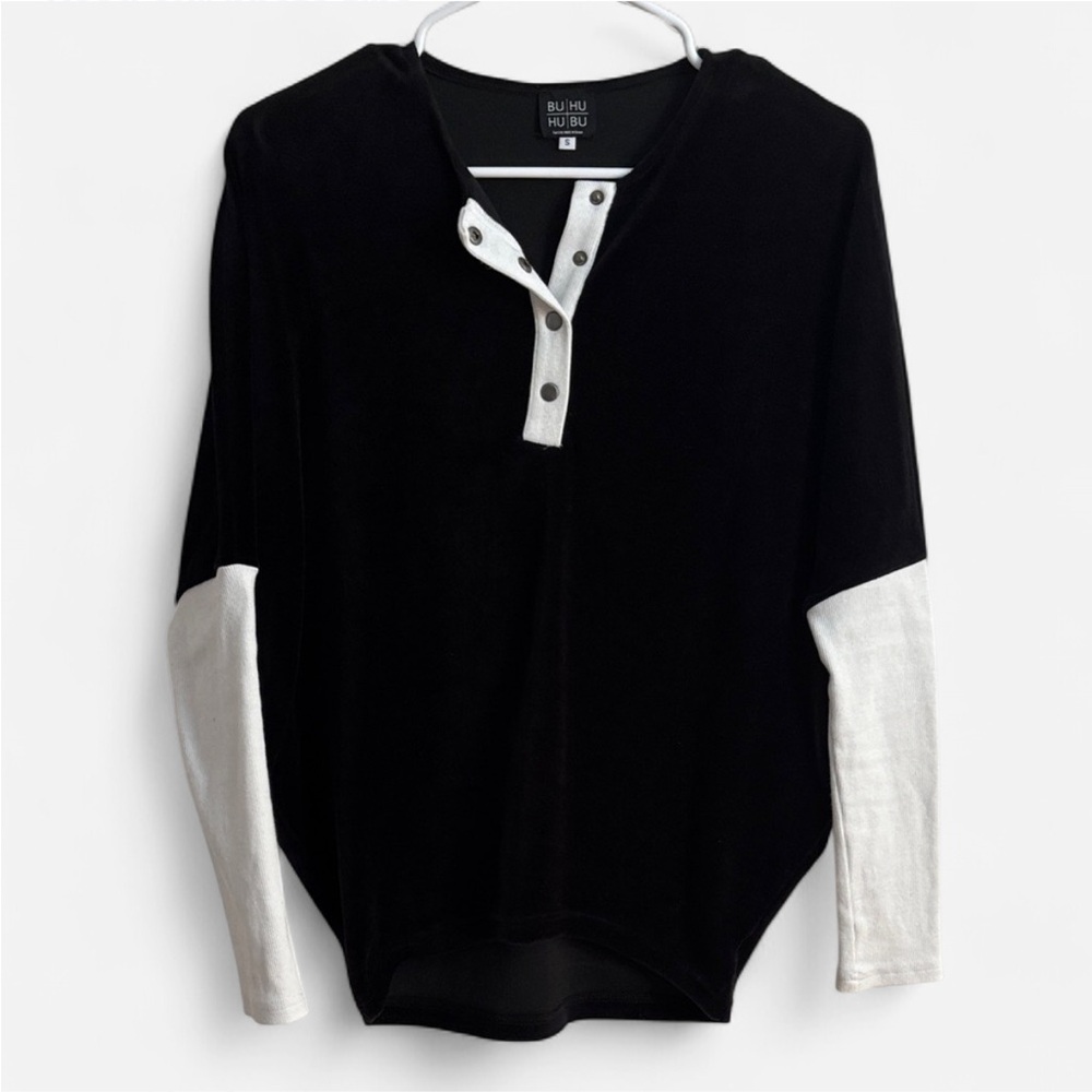 Black & White Long Sleeve Velour Henley Top Size Small